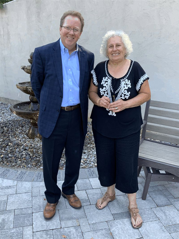 Diakon President/CEO Scott Habecker and resident Henriette Evans